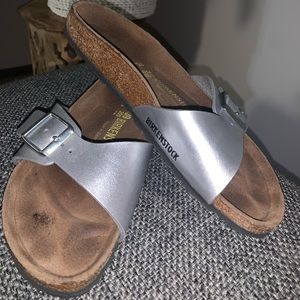 Silver Birkenstock’s! Fits 81/2 9